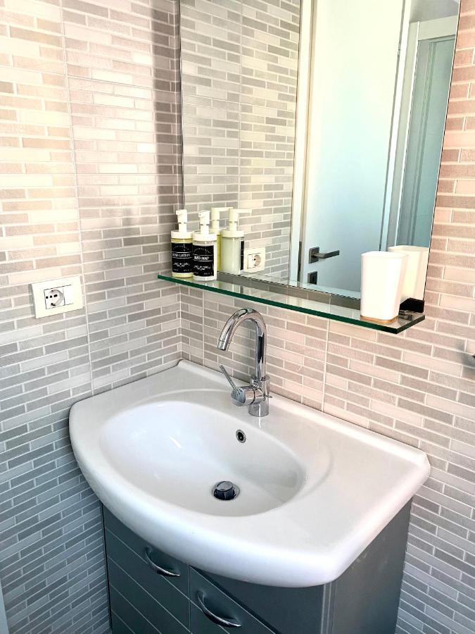 Monolocale Con Terrazzo Alle Porte Di Milano Bresso Exterior foto
